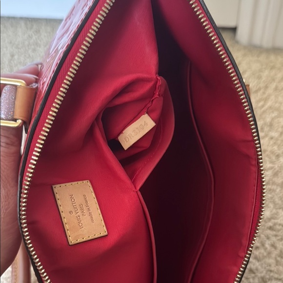 Louis Vuitton Red Patent Leather 2-way Tote bag - Picture 7 of 8